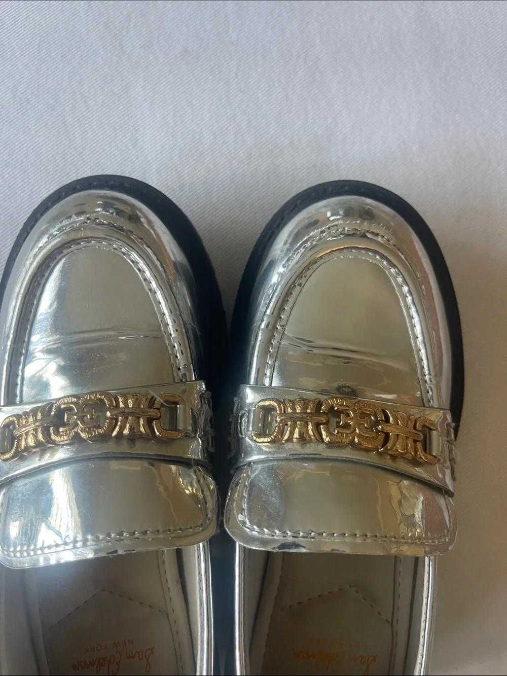 SAM EDELMAN NEW YORK Girls Size 11 Metallic Silver Loafer  w/ Gold Chain Detail